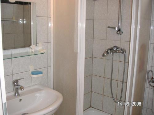 Hostal Emona Guest House