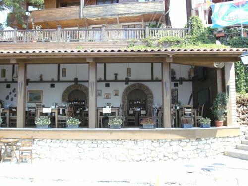 Hostal Emona Guest House