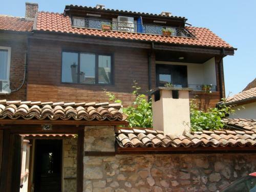 Hostal Emona Guest House