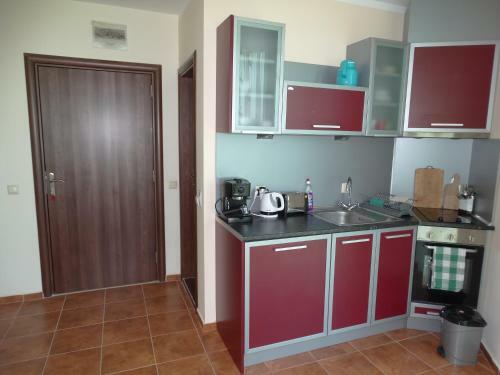 Aparthotel Chateau Del Marina Apart Complex