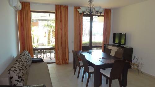 Aparthotel Chateau Del Marina Apart Complex