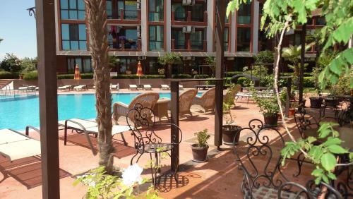 Aparthotel Chateau Del Marina Apart Complex