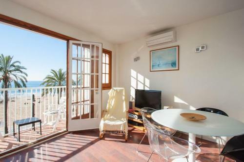 Sunny Apartments