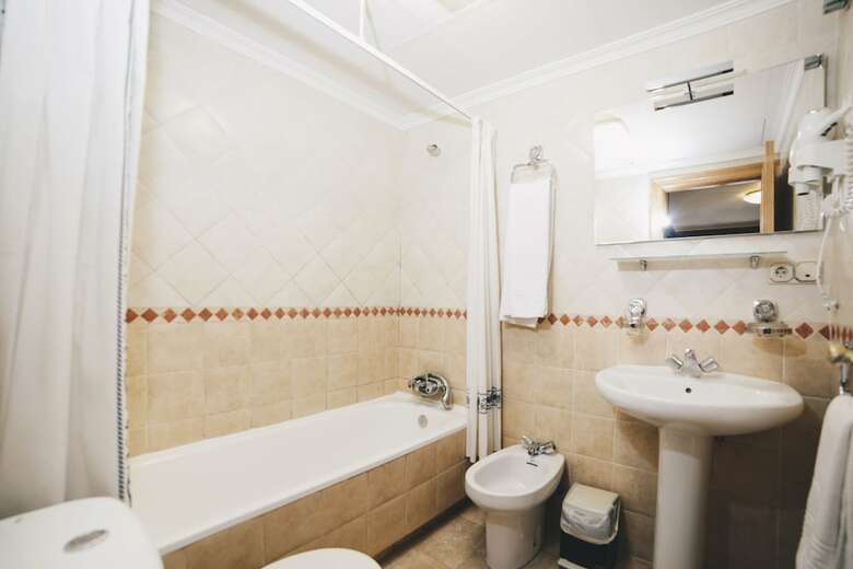 Hostal Gavilanes II