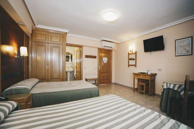 Hostal Gavilanes II
