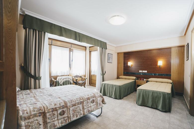 Hostal Gavilanes II