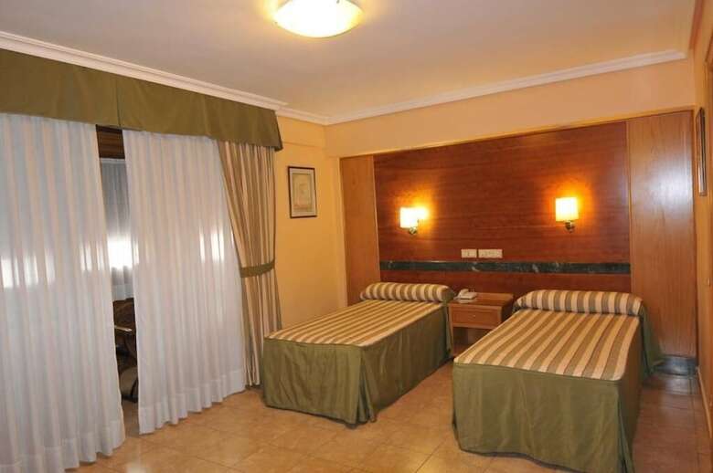 Hostal Gavilanes II