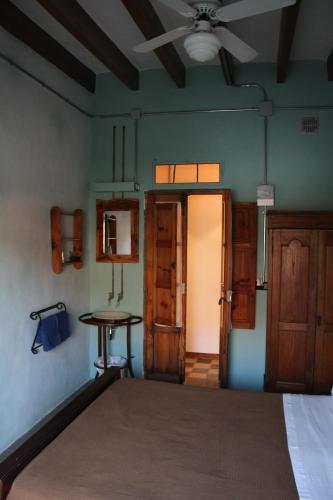Hostal Casa De Hu�spedes Vara De Rey