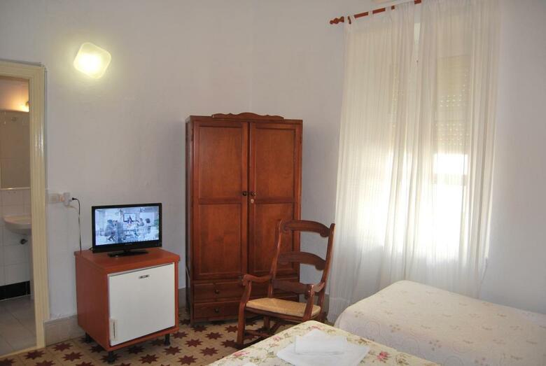 Hostal Tranv�a Beach House
