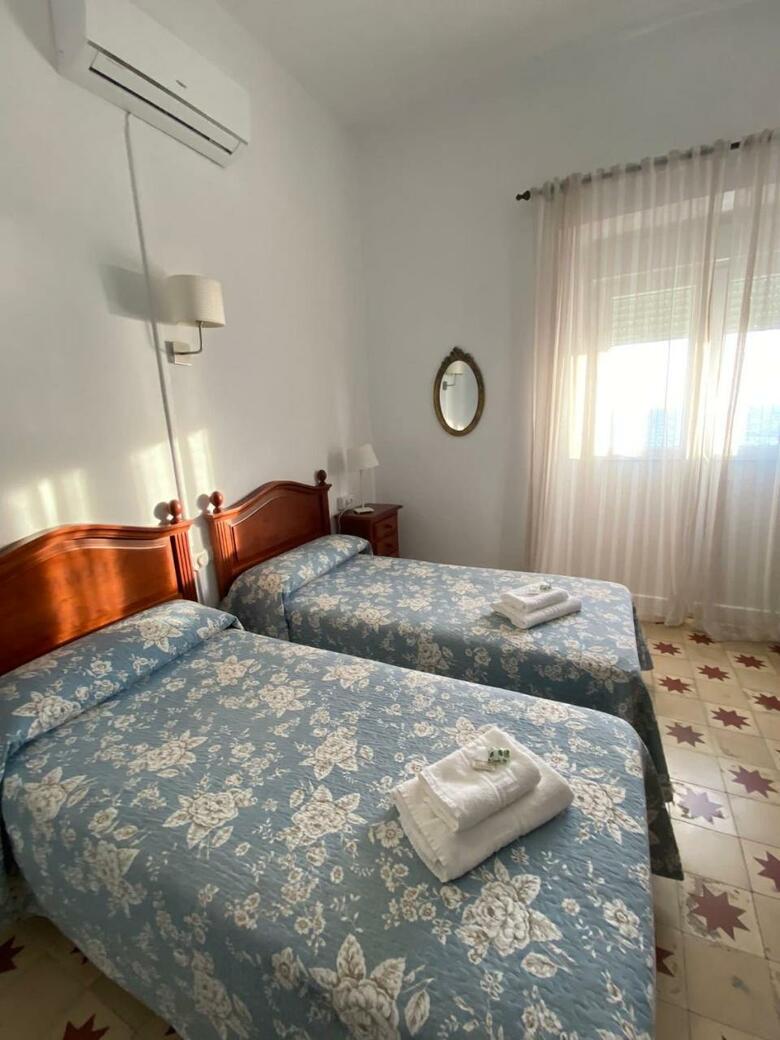 Hostal Tranv�a Beach House