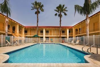 Hotel La Quinta Victoria