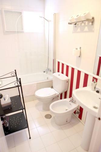 Apartamentos Pilatos King's Inn