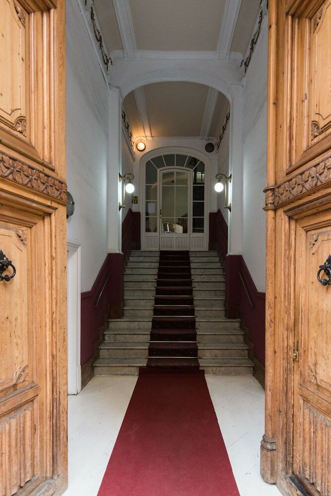 Hostal Lesseps
