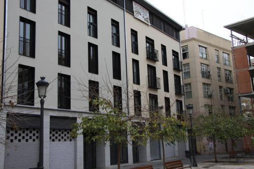 Apartamentos Hiedra Y Tapiner�a Mercado Central