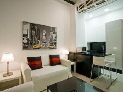 Apartamentos Hiedra Y Tapiner�a Mercado Central
