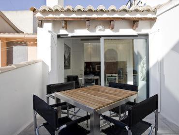 Apartamentos Hiedra Y Tapiner�a Mercado Central