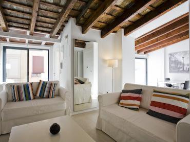 Apartamentos Hiedra Y Tapiner�a Mercado Central