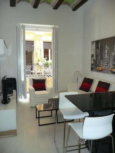 Apartamentos Hiedra Y Tapiner�a Mercado Central