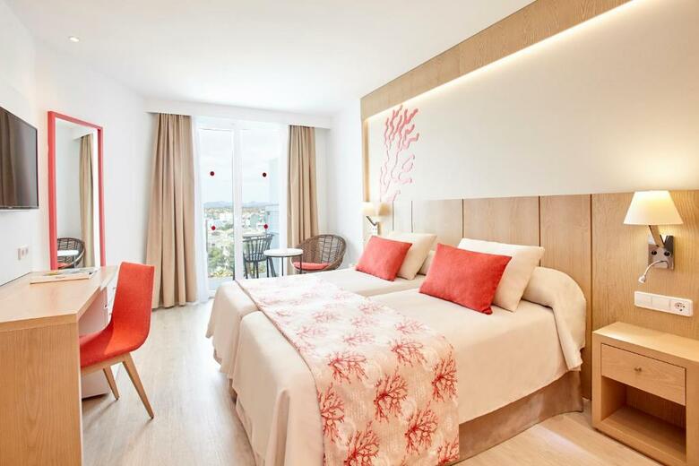 Universal Hotel Perla