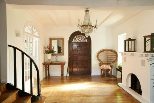 Hostal Arbos House