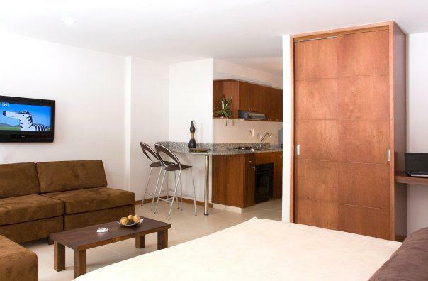 Hotel Cyan Suites