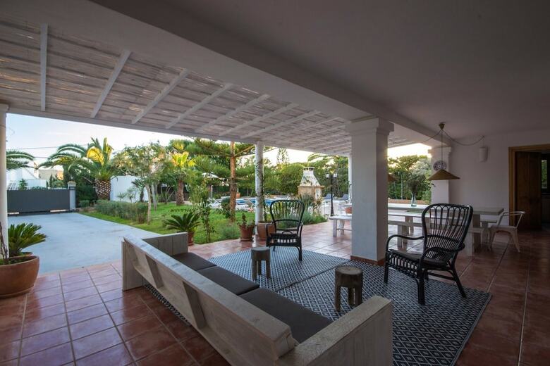 Villa Wicker