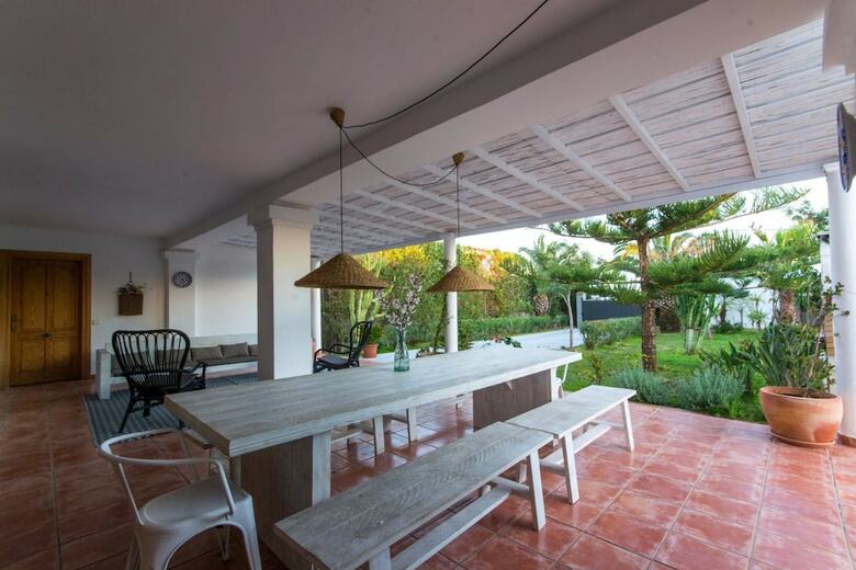 Villa Wicker