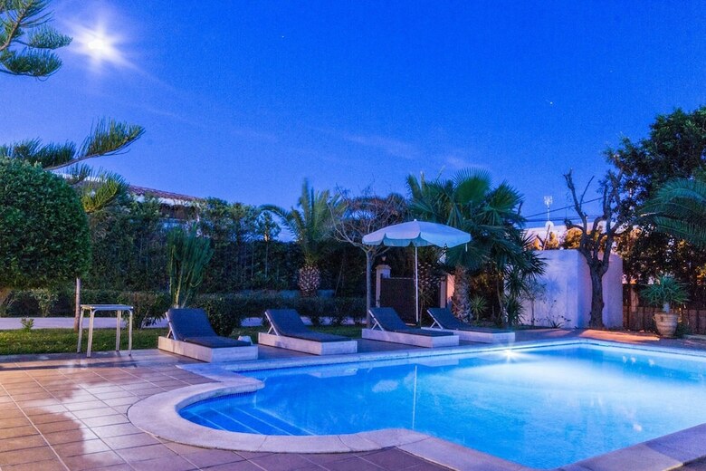 Villa Wicker