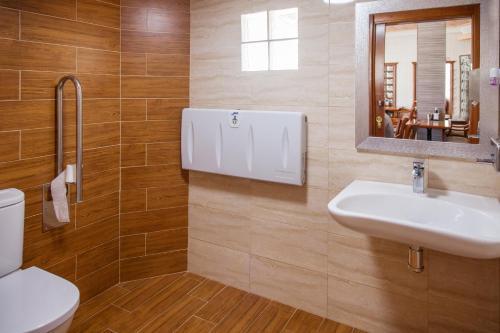 Hostal Pension Restaurante Cant�brico