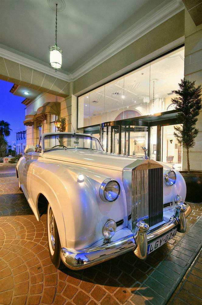 Ax The Victoria Hotel