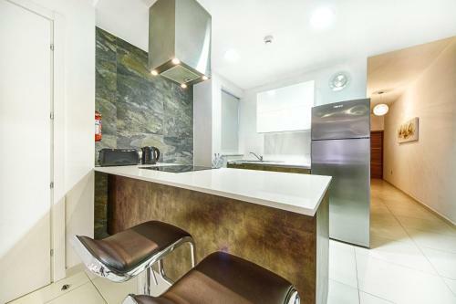 Creek Modern Apartment
