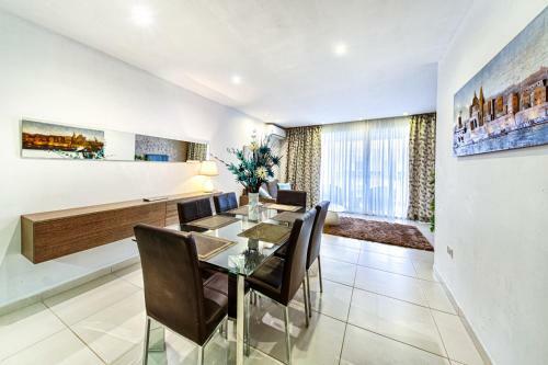 Creek Modern Apartment