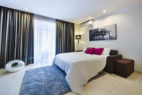 Creek Modern Apartment