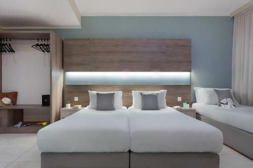 Hostal 115 The Strand Hotel And Suites