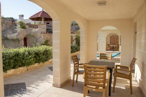 Santa Maria Villa Apartments