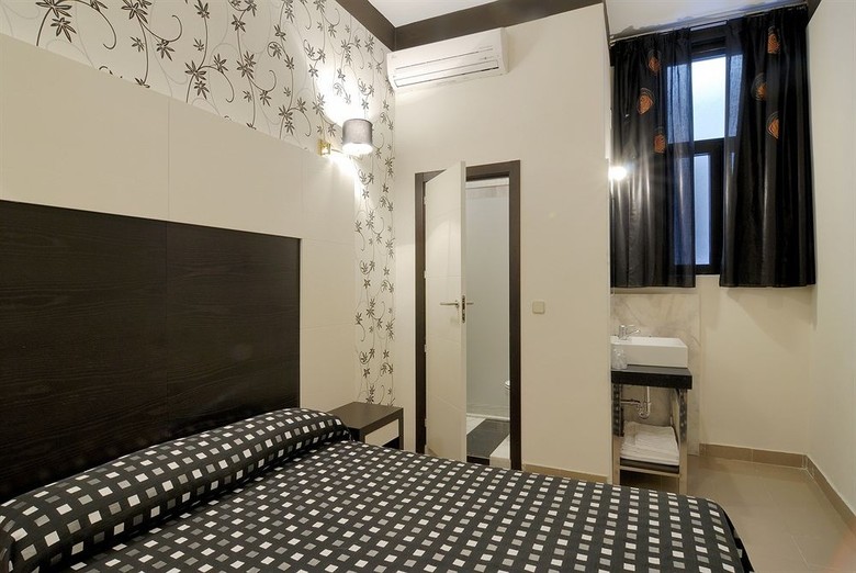 Hostal Alhambra Suites