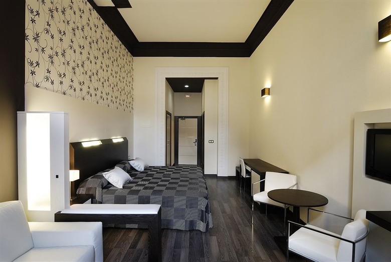 Hostal Alhambra Suites