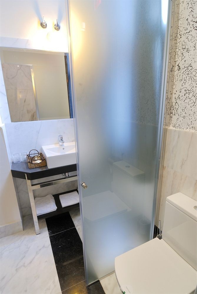 Hostal Alhambra Suites