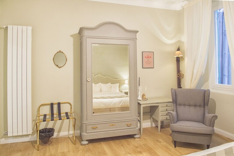 Hostal La Piazzetta Rooms