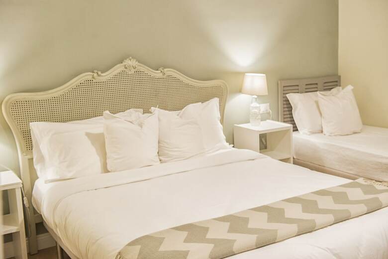 Hostal La Piazzetta Rooms