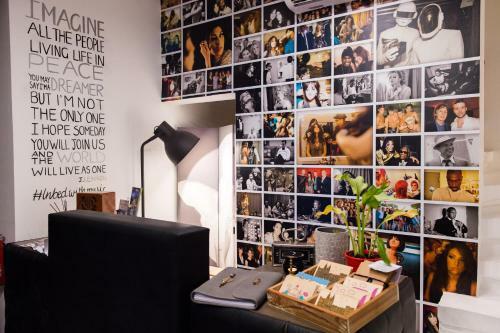 Hostal Backstage Boutique Townhouse
