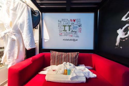 Hostal Backstage Boutique Townhouse