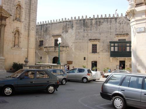 Hostal Attard Guest House