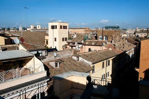 Hostal La Mongolfiera Rooms In Navona