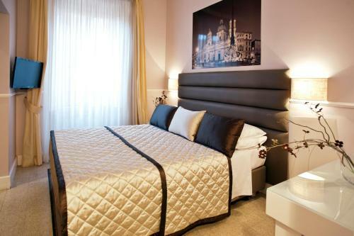 Hostal La Mongolfiera Rooms In Navona