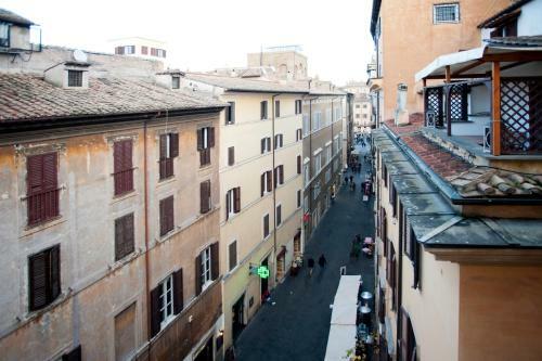 Hostal La Mongolfiera Rooms In Navona