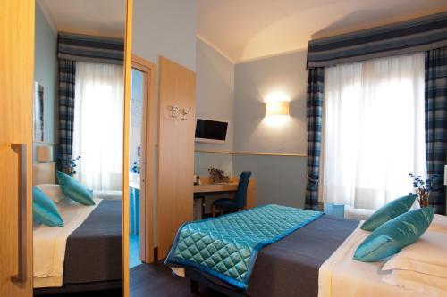 Hostal La Mongolfiera Rooms In Navona