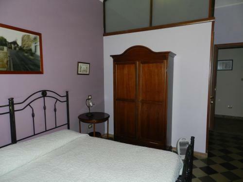 Hostal A Due Passi Dal Duomo B&B