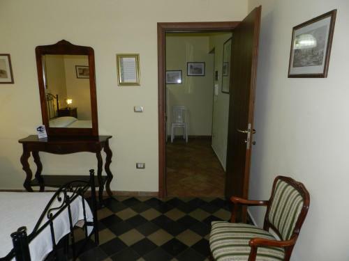 Hostal A Due Passi Dal Duomo B&B