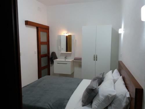 Beachfront Deluxe Apartment